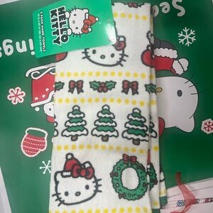 Hello kitty Christmas hand towels nwt